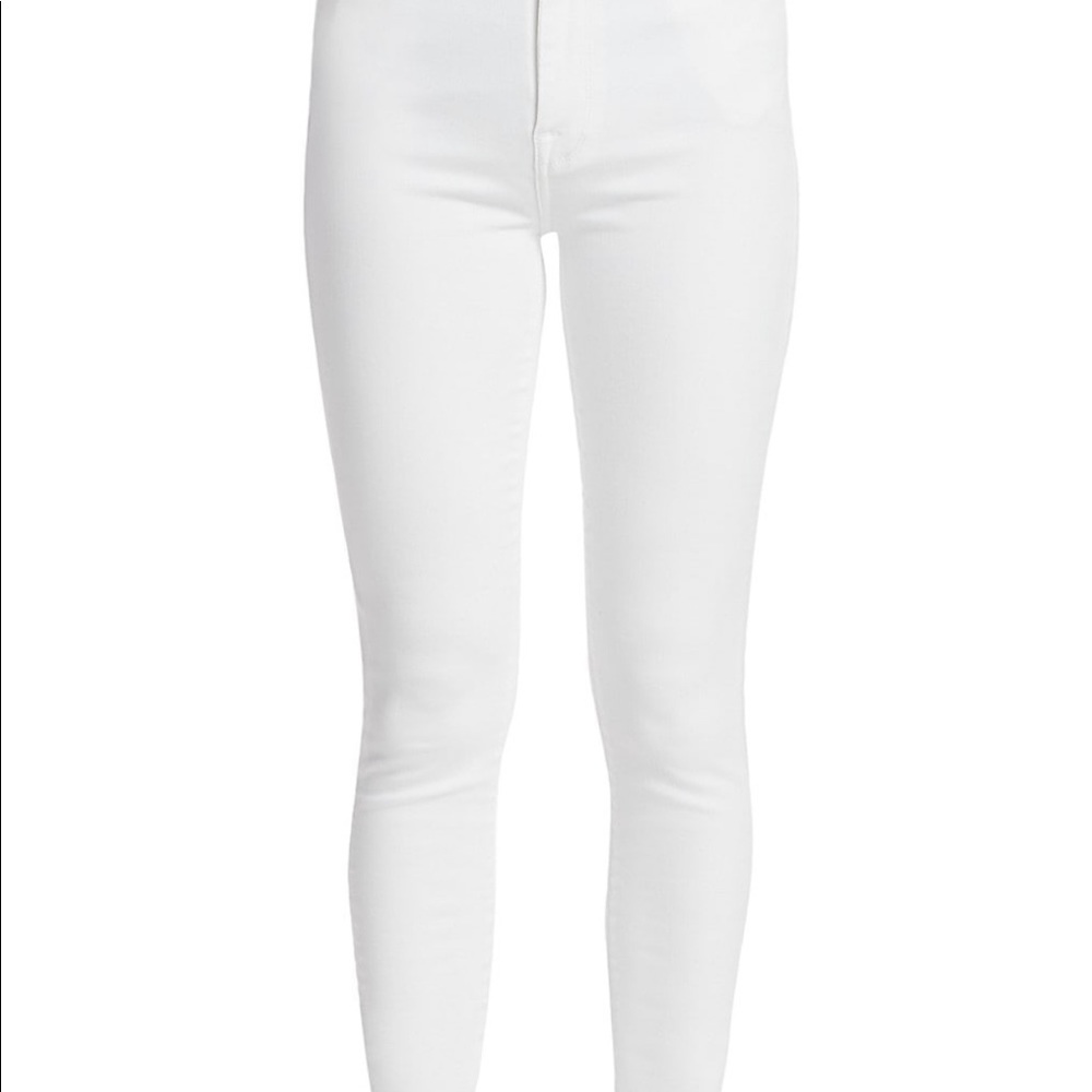 Womens 7 for all mankind highrise skinny ankle Jean. Size 28. White